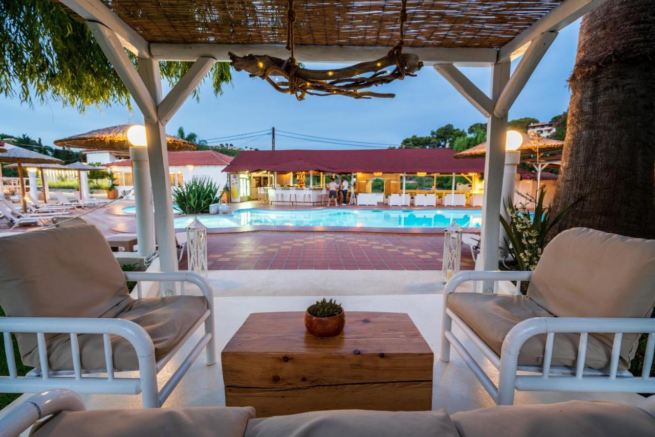 Almira Aparthotel Troulos