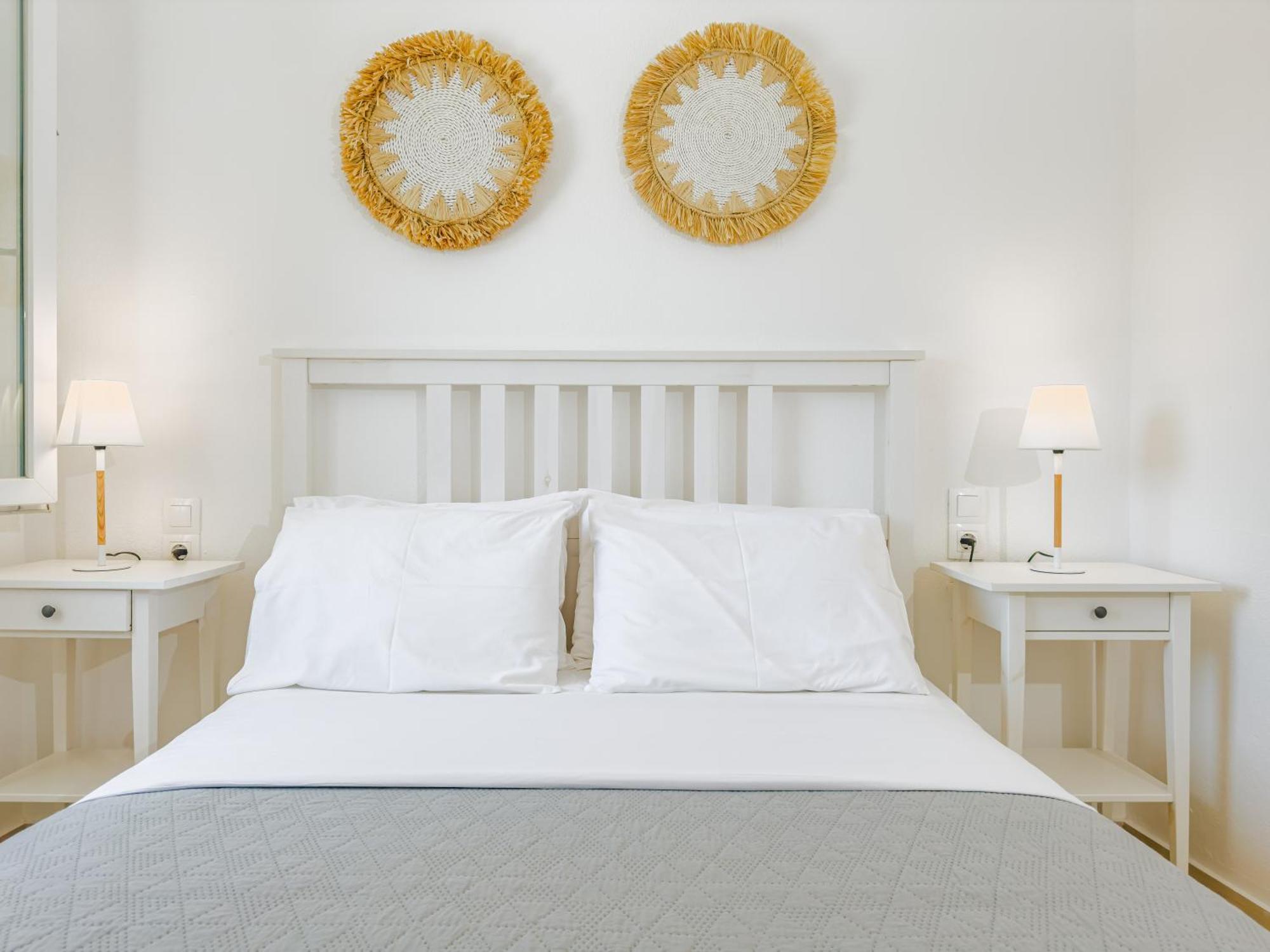 Aparthotel Almira Troulos