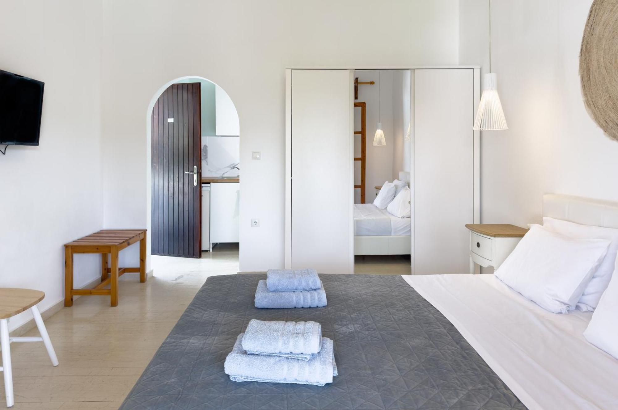 Aparthotel Almira